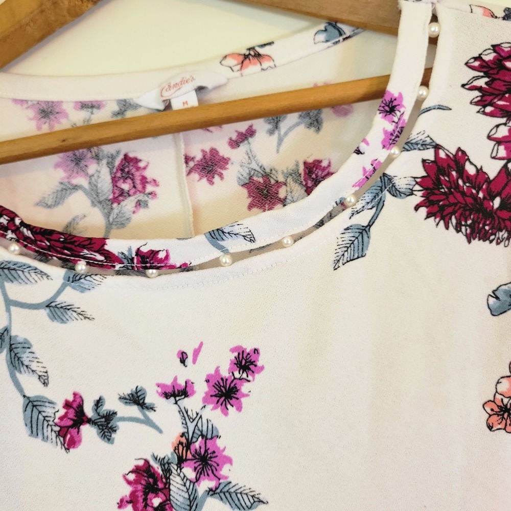 Candies Womens Floral Pearl Neck Flutter Sleeve Blouse Top Purple White Size M - Picture 2 of 7